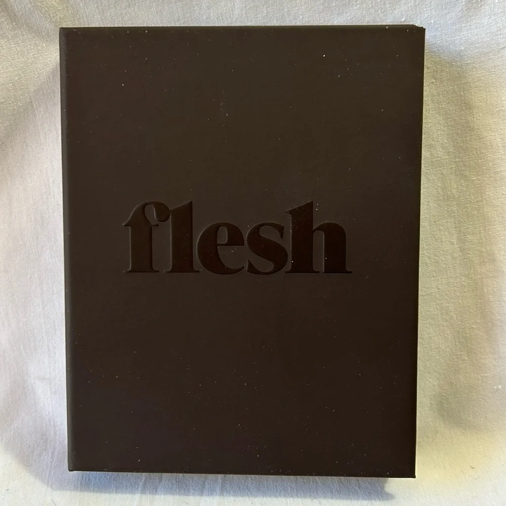 Revlon Flesh Color Eve Shadow Palette   NIB